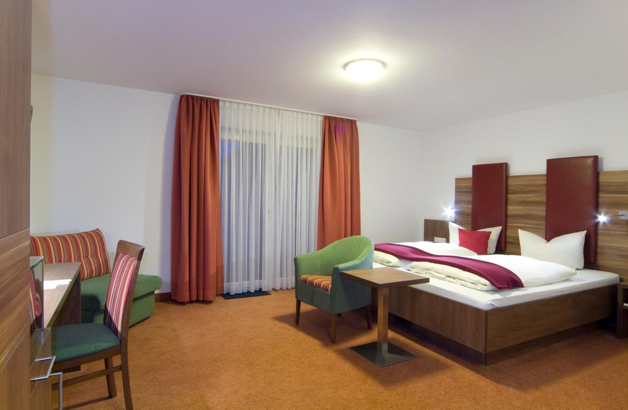 Hotel Sonneck Schwäbisch Hall Екстериор снимка
