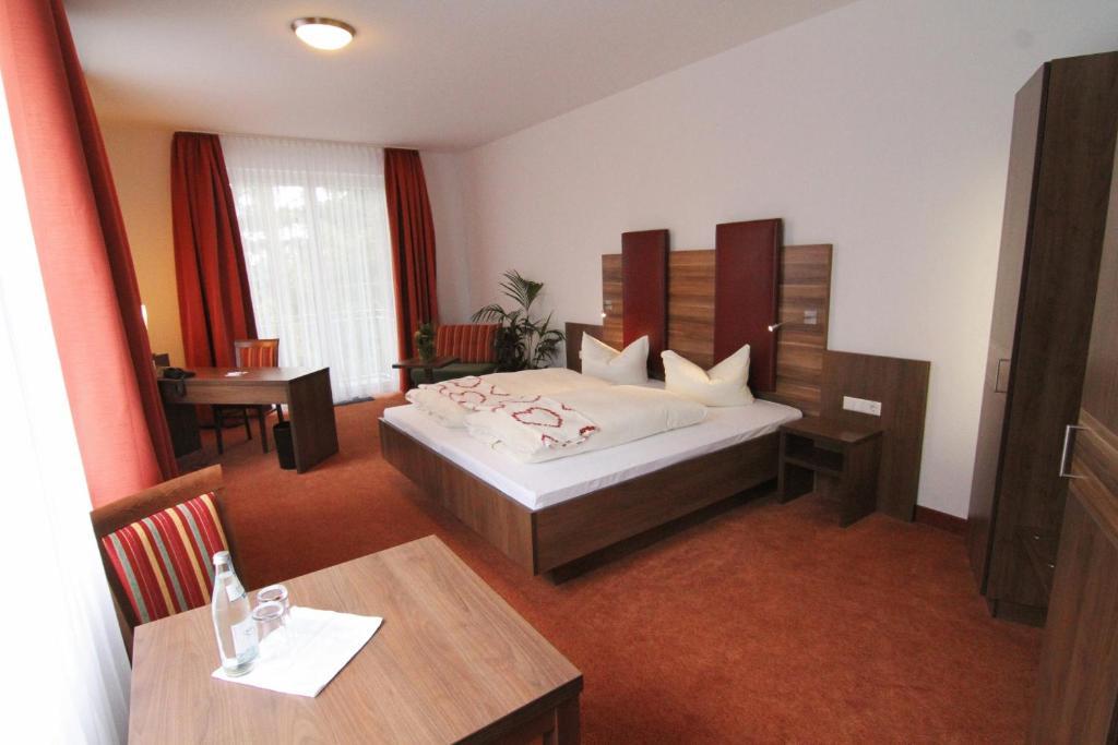 Hotel Sonneck Schwäbisch Hall Стая снимка